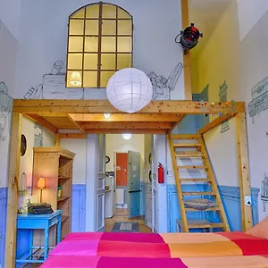 Lavender Circus Hostel, Doubles & Ensuites Vandrerhjem