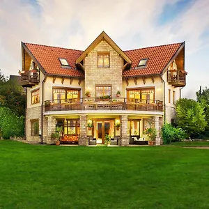 Villa Private With Indoor Pool, Budapest